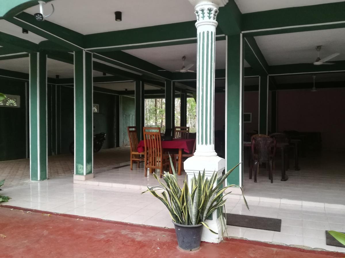 Deshani Holiday Inn 丹不拉 外观 照片