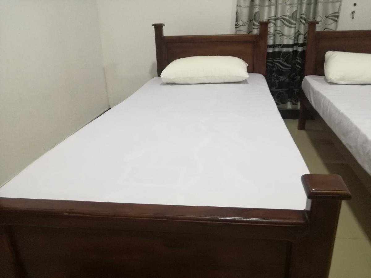 Deshani Holiday Inn 丹不拉 外观 照片