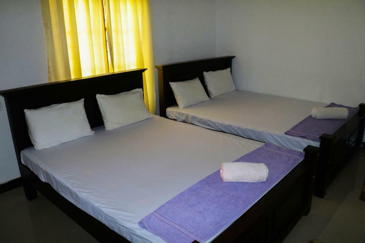Deshani Holiday Inn 丹不拉 外观 照片